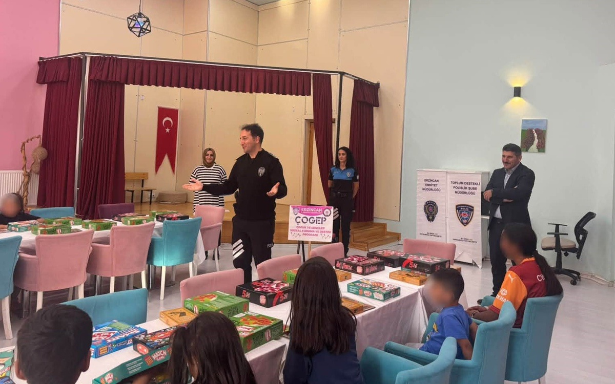 Erzincan\'da polis, Sevgi Evleri çocuklarına akıl ve zeka oyunları kursu açtı