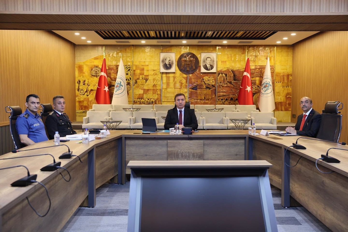 Okul güvenliği toplantısında 81 il valisi tedbirleri görüştü, Erzincan Valisi katıldı