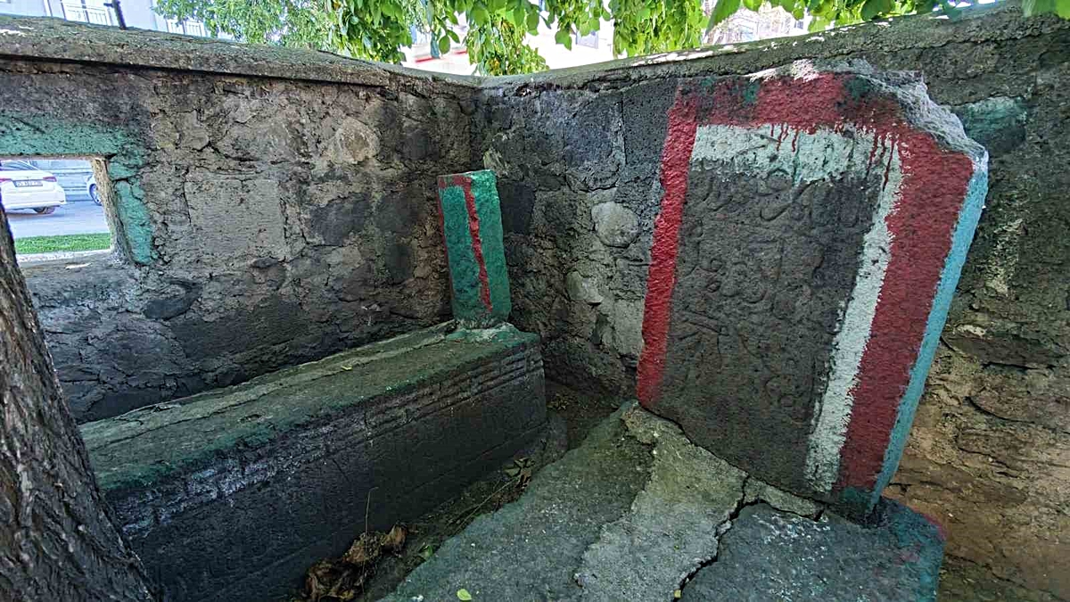 Erzurum Yakutiye\'de Öksürük Baba Türbesi\'ne solunum hastaları şifa umuduyla geliyor