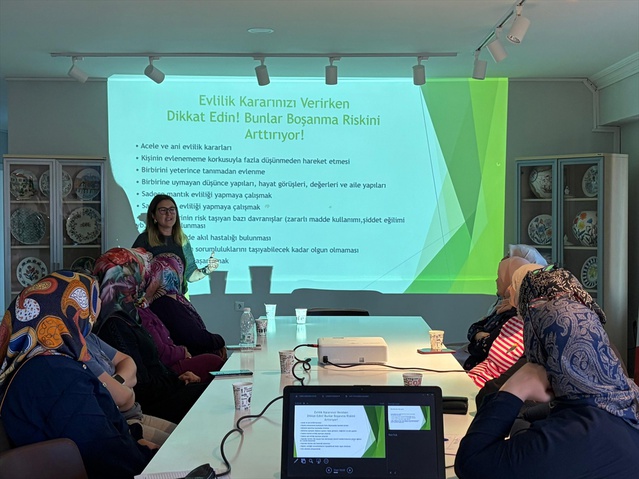 Eskişehir Aile ve Sosyal Hizmetler İl Müdürlüğü, Ertuğrulgazi ADEM'de eğitim verdi