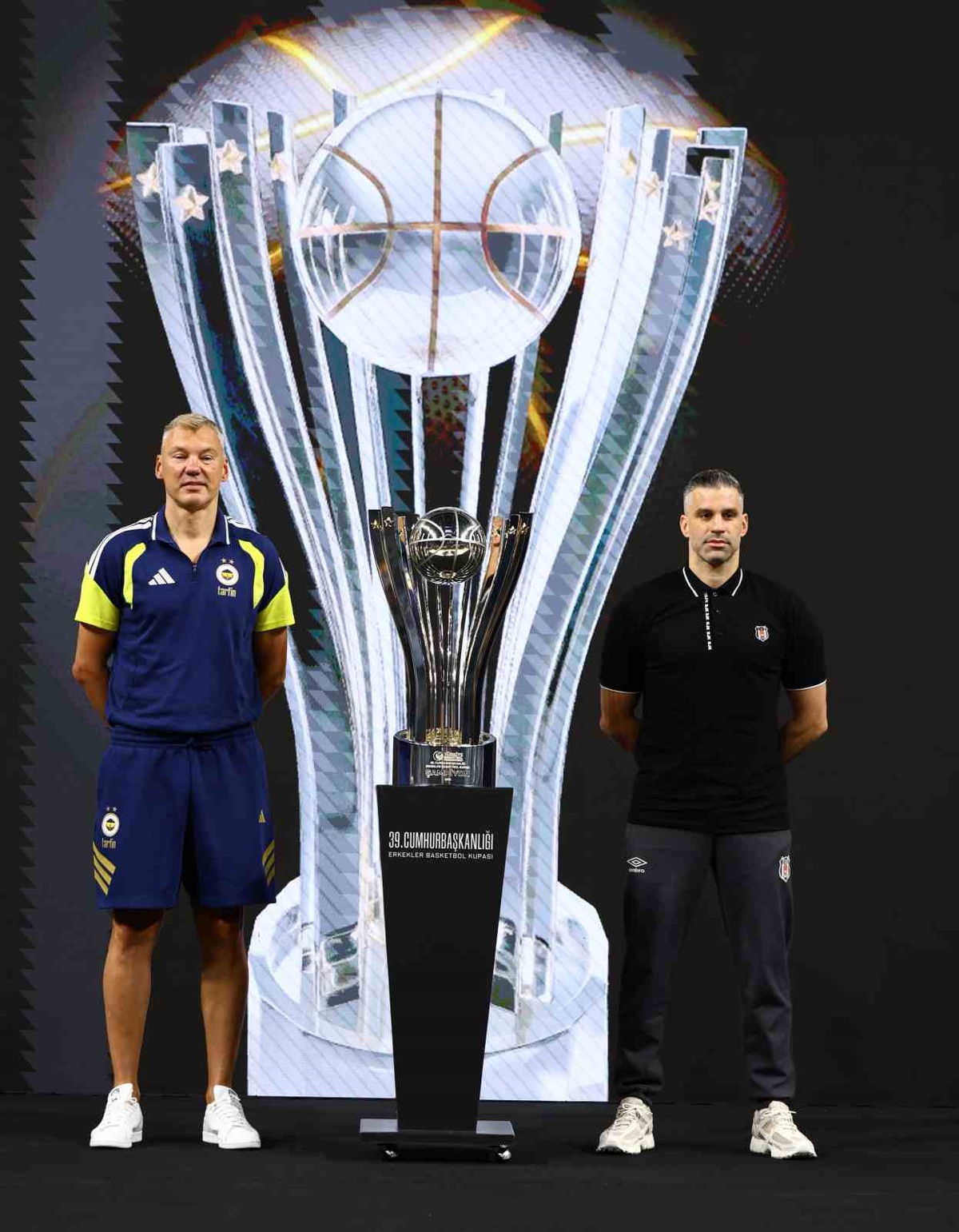 Fenerbahçe, Beşiktaş\'ı 72-59 yenerek 39. Cumhurbaşkanlığı Kupası\'nı müzesine götürdü.