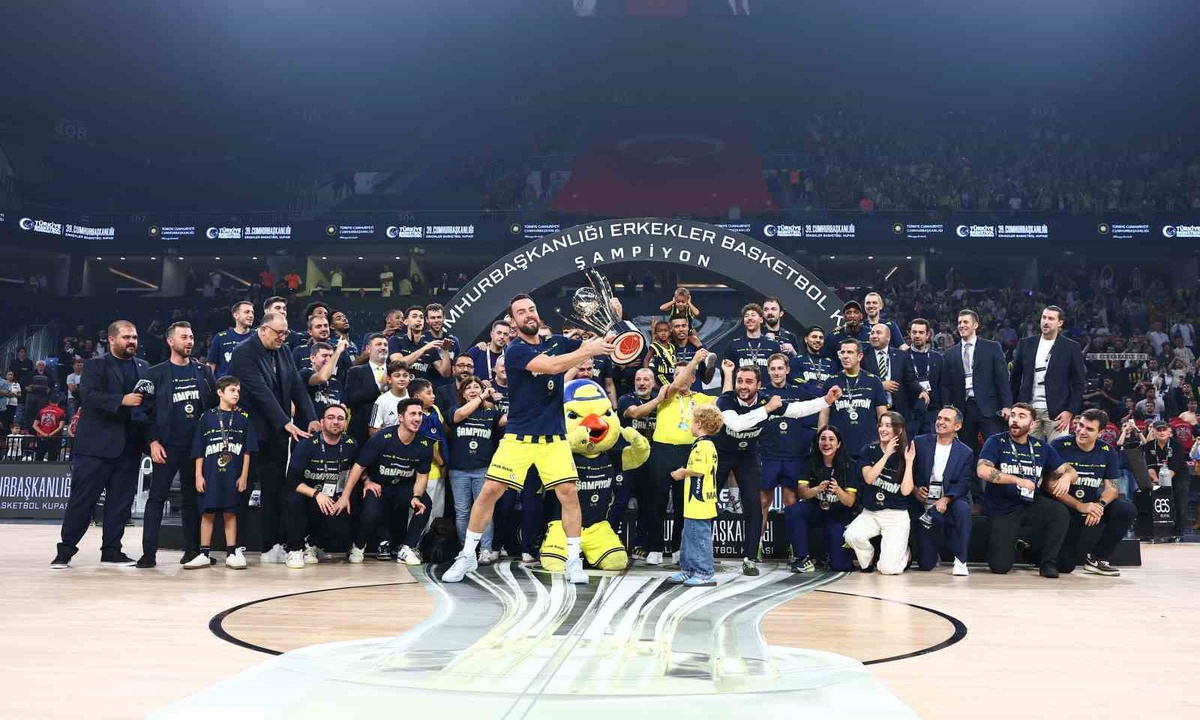Cumhurbaşkanlığı Kupası\'nda Fenerbahçe, Beşiktaş\'ı 72-59 yenerek 9. kez şampiyon oldu