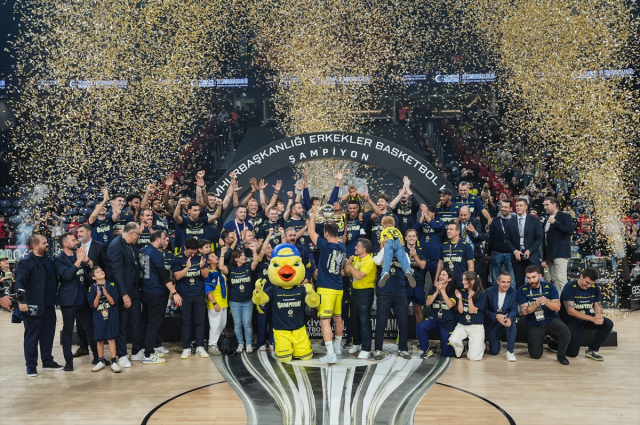 Fenerbahçe Tarfin Erkek Basketbol Takımı, Cumhurbaşkanlığı Kupası'nı aldı