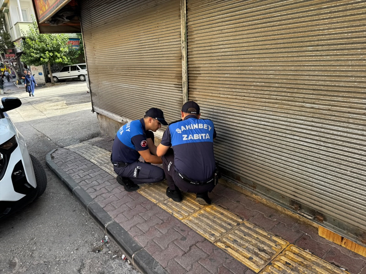 Tarihi geçmiş ürün satan 3 markete Şahinbey\'de 3 gün kapatma cezası verildi