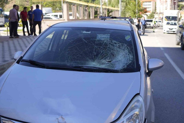 Gümüşhane'de okul önünde otomobilin çarptığı 64 yaşındaki adam kurtarılamadı