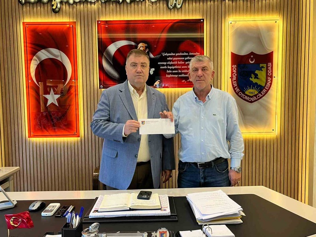 İzmirli taksici yanlış gönderilen 920 bin lirayı iade edince ödül aldı