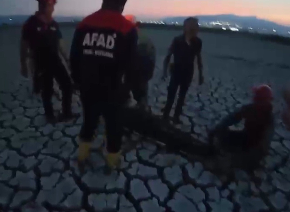 Kahramanmaraş\'ta köprü altında mahsur kalan kişiyi AFAD ve itfaiye kurtardı