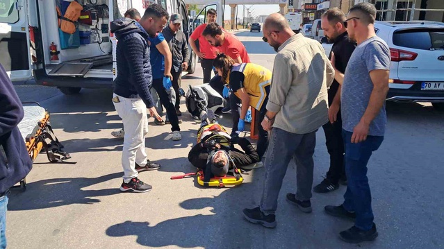Karaman'da alkollü kamyonet sürücüsü ters yönde motokuryeyi devirdi, 1 kişi yaralandı