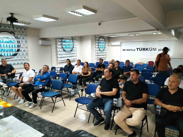 Kayseri'de amatör küme temsilcilerine yeni sezon oyun kuralları eğitimi verildi