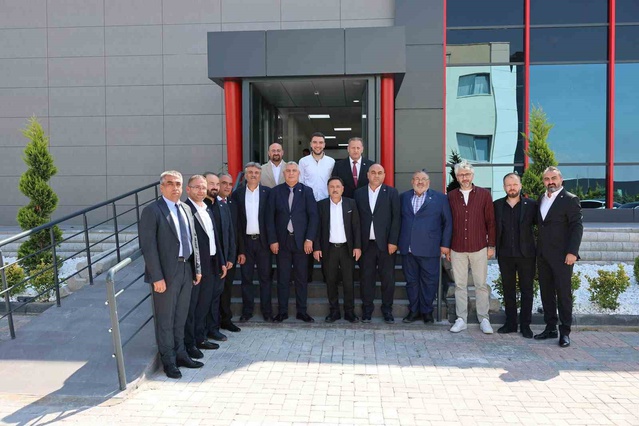Kayseri Valisi Çiçek, Mimarsinan OSB'yi ziyaret edip firmalardan bilgi aldı