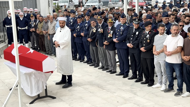 Kalp krizi geçiren Kıbrıs gazisi Yaşar Gürbüz, Domaniç'te askeri törenle uğurlandı