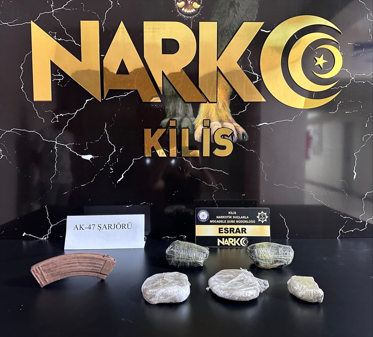 Kilis\'te 1 kilo 855 gram esrarla yakalanan şüpheli tutuklandı