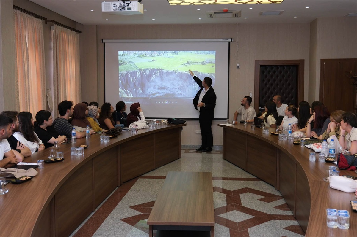 KTÜ Şehir ve Bölge Planlama öğrencileri Güdül\'ü akademik çalışmayla inceledi