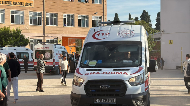 Manisa'da okula silahlı saldırı