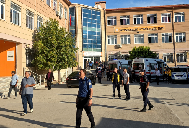 Manisa'da okula silahlı saldırı! 2'si ağır 11 öğrenci yaralandı, 4 kişi gözaltında