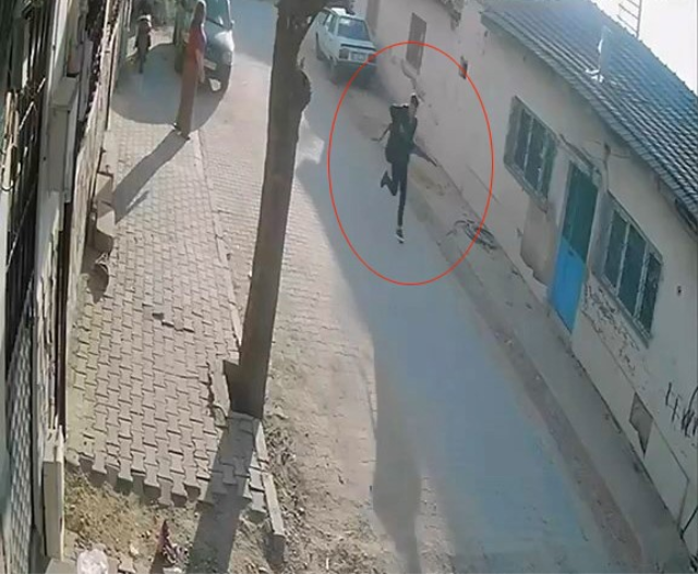 Silah seslerinin yükseldiği okuldan ilk görüntüler! Saldırgan böyle kaçtı