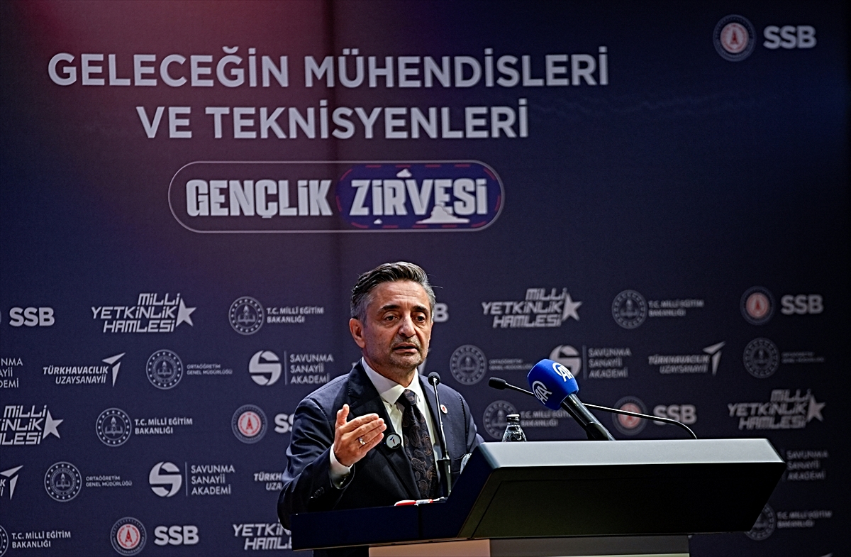 "Milli Yetkinlik Hamlesi-Geleceğin Mühendisleri ve Teknisyenleri Gençlik Zirvesi" yapıldı