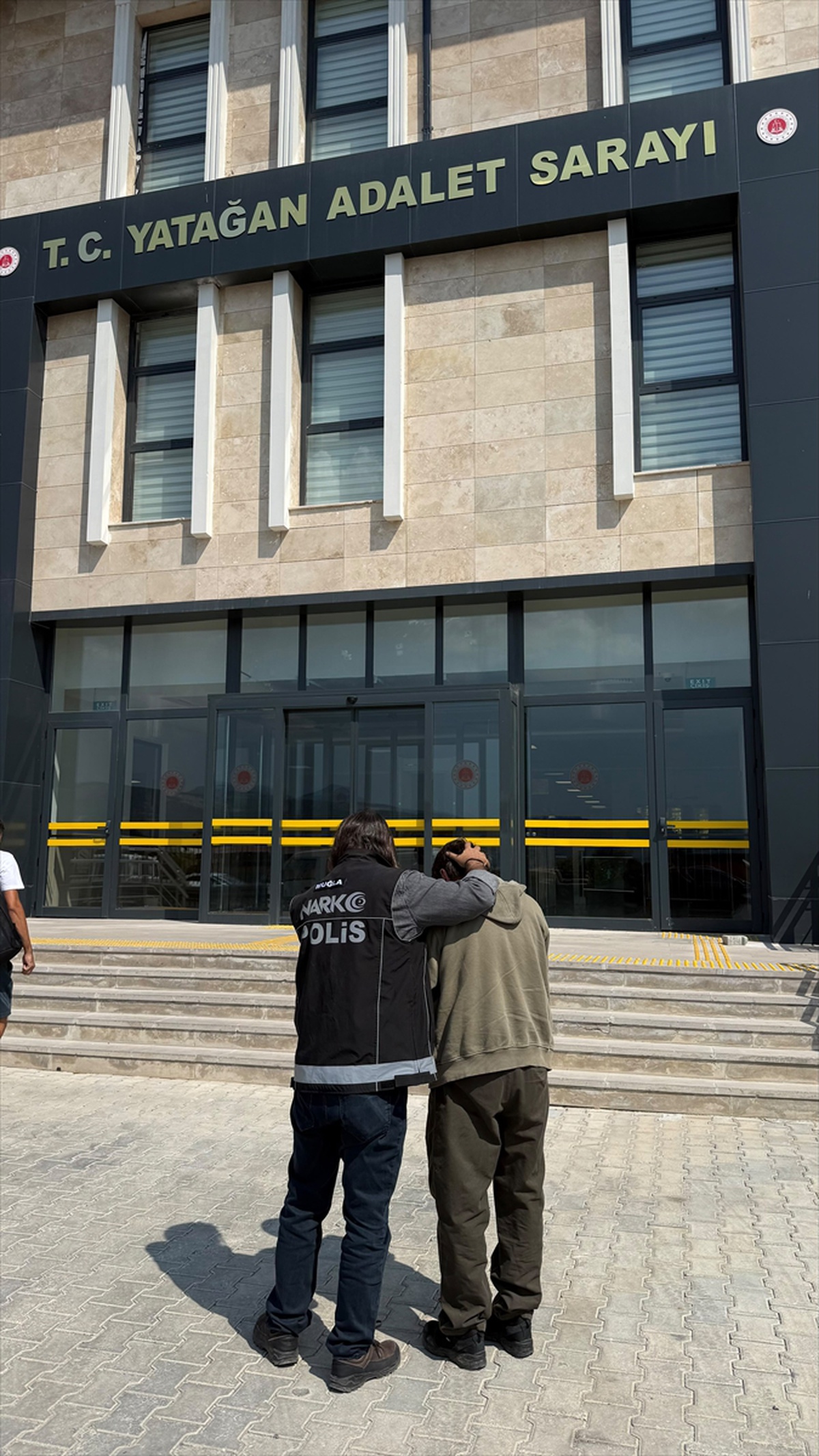 Muğla\'da Bodrum ve Yatağan\'da 2 zanlı tutuklandı, 12 kilo 918 gram esrar bulundu