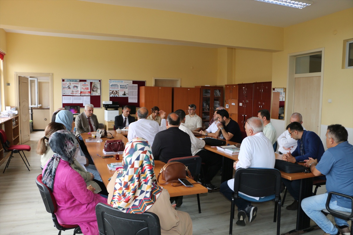 Of Kaymakamı Akça okulları ziyaret etti