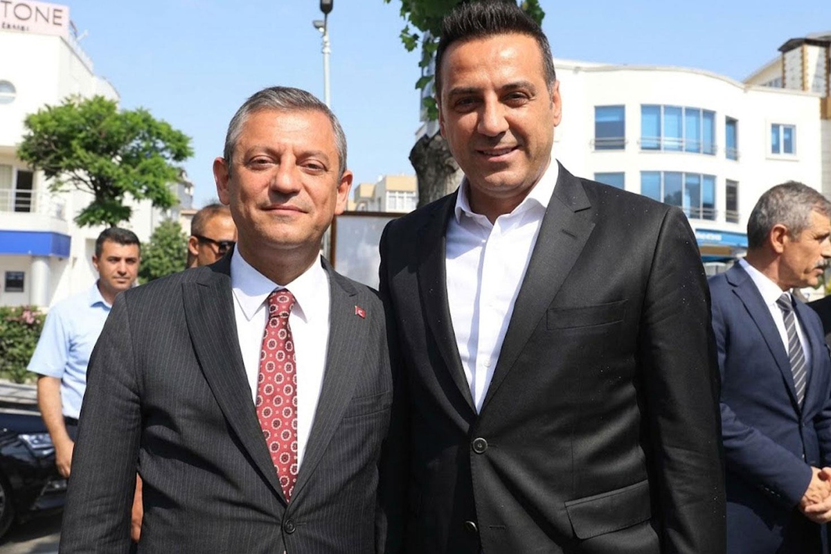 AK Parti\'ye geçeceği iddia edilen Çiğli Belediye Başkanı Onur Emrah Yıldız\'a ulaşılamıyor
