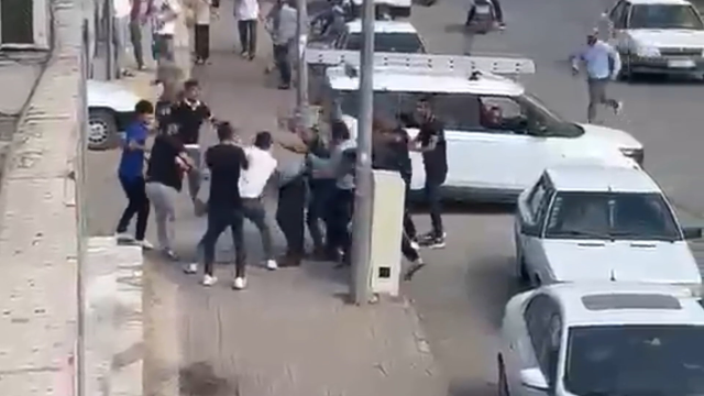 Şanlıurfa'da sokak ortasında taşlı sopalı kavga: 9 kişi yaralandı