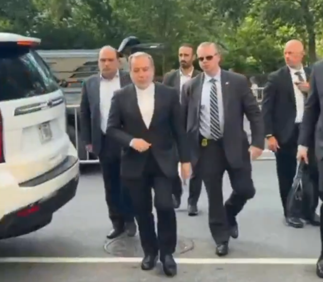 Savaşın gölgesinde kritik ziyaret! Arakçi BM Genel Kurulu için New York'ta