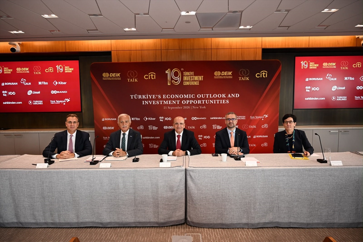 Hazine ve Maliye Bakanı Şimşek New York\'ta ekonomimizin dayanıklılığını anlattı