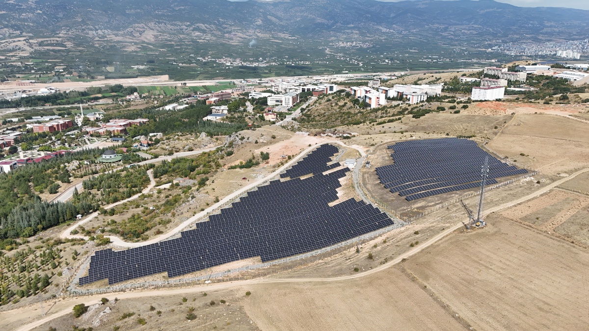 TOGÜ, 80 milyon liralık KABEV projesiyle kampüs elektriğini güneşten karşılıyor
