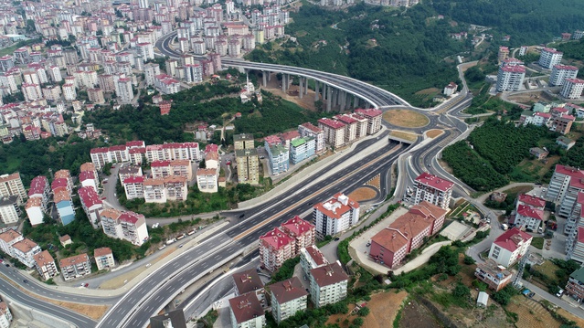 Trabzon'da Güney Çevre Yolu ve Kanuni Bulvarı'nda çalışmalar aralıksız sürüyor
