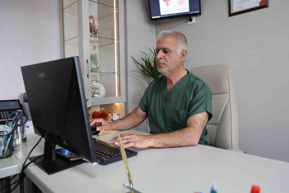 Dr. Yüzgeç, prostat kanseri hastalarının çoğunun 4. evrede ağrıyla geldiğini söyledi