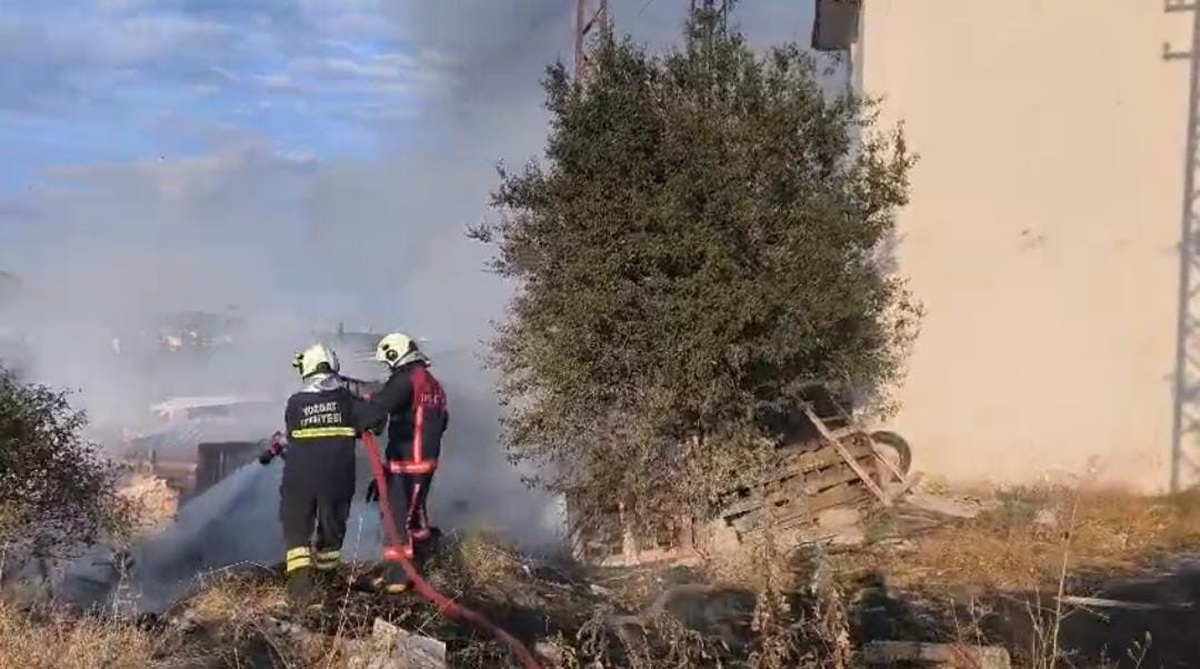 Yozgat\'ta trafo patlaması sonrası sanayi bölgesindeki yangını itfaiye söndürdü