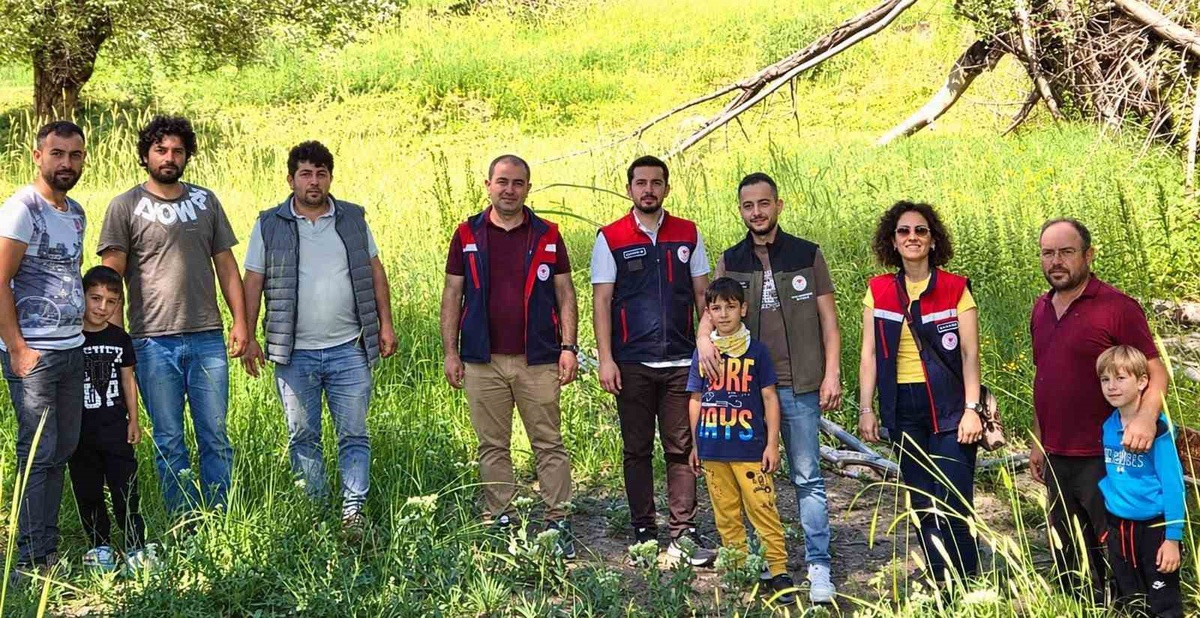 Tarım İl Müdürlüğü ekipleri Afyonkarahisar\'da üreticileri yerinde inceledi