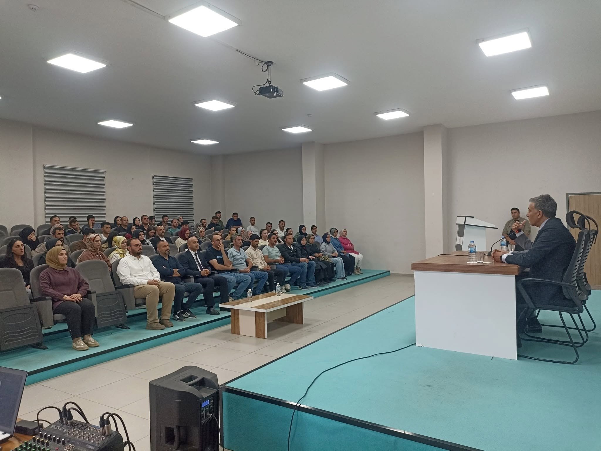 Ağrı'da 100 okul bahçe görevlisine öğrenci güvenliği için 5 günlük eğitim verildi