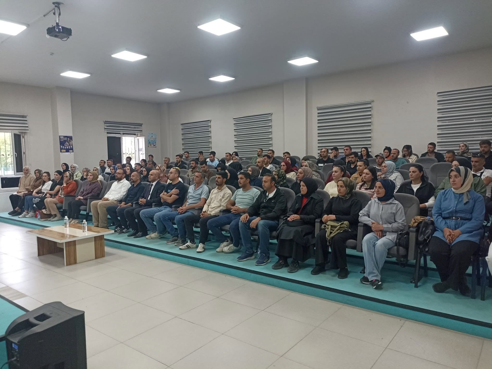 Ağrı'da 100 okul bahçe görevlisine öğrenci güvenliği için 5 günlük eğitim verildi