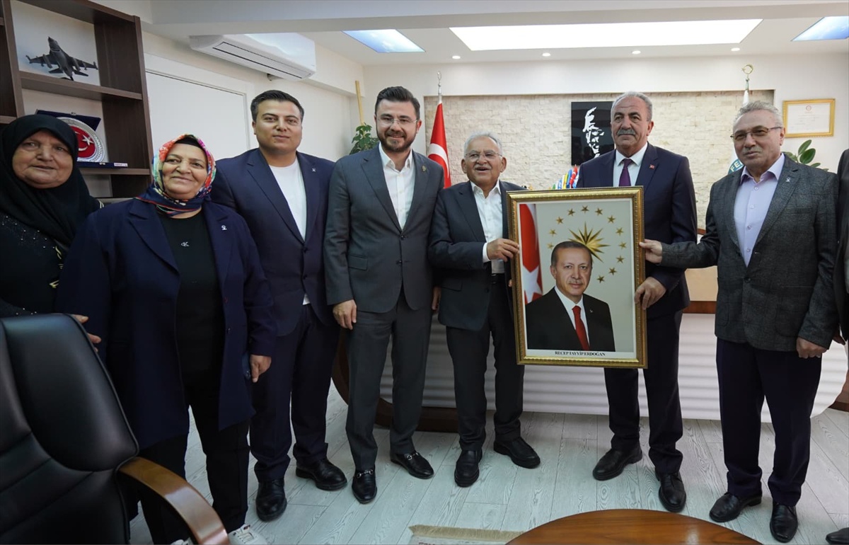 AK Parti Kayseri İl Başkanı Okandan ve Başkan Büyükkılıç\'tan ilçe ziyaretleri