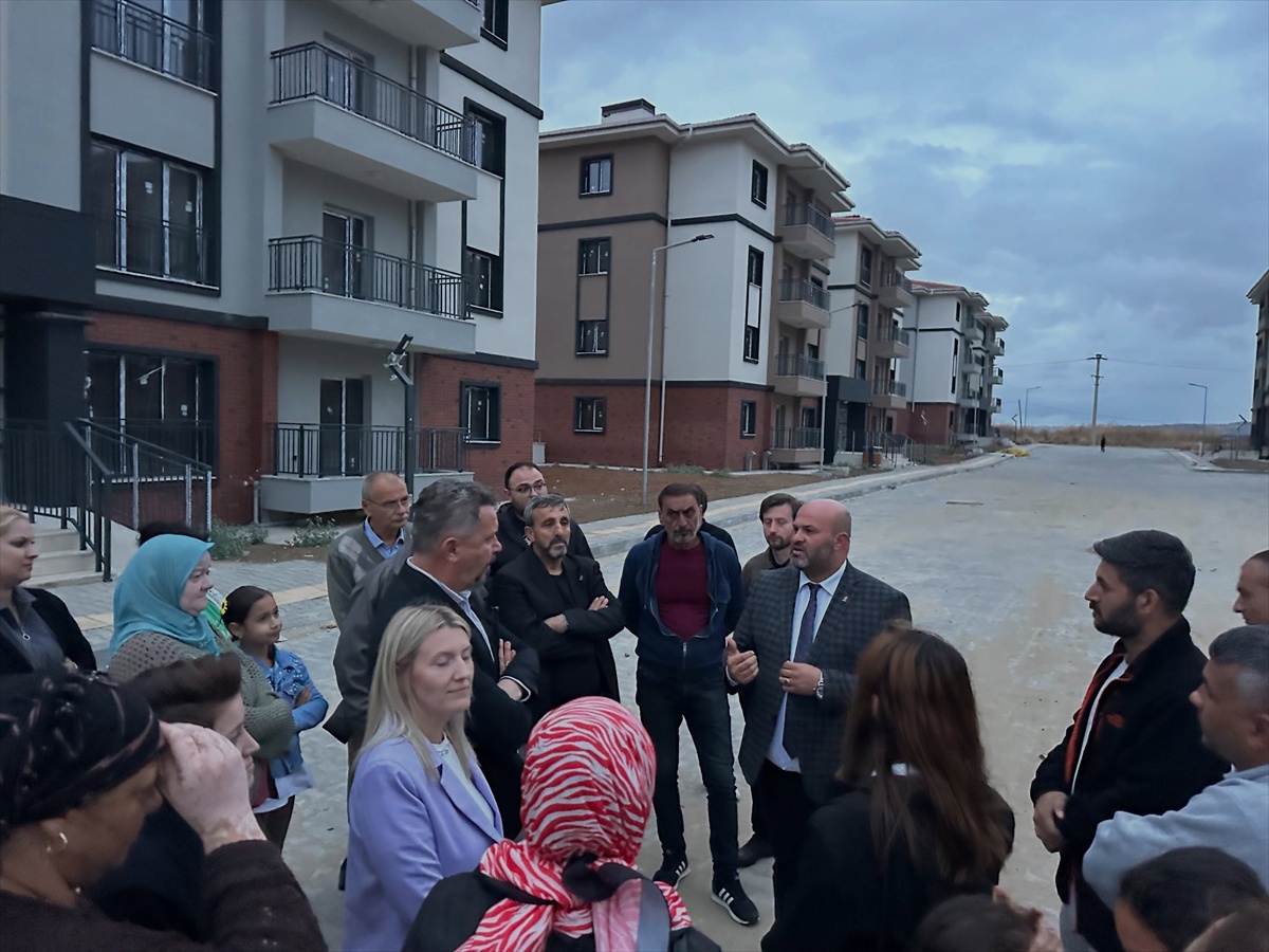 AK Parti Tekirdağ Milletvekili Özcan, Muratlı TOKİ Konutları\'nda vatandaşları dinledi