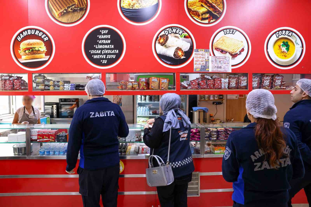 Arnavutköy Belediyesi okul kantinlerinde hijyen ve fiyat denetimlerini sürdürüyor