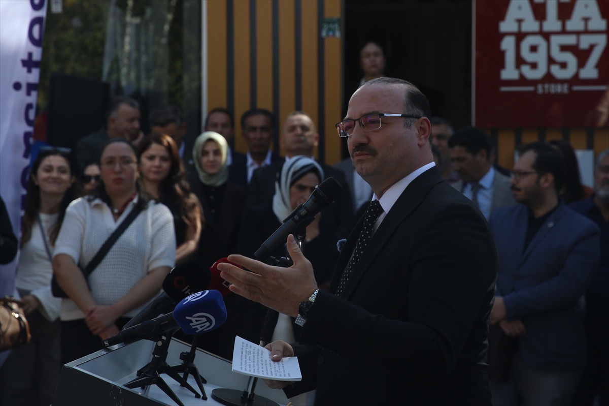 Atatürk Üniversitesi araştırma sıralamasında 13. sıraya yükselişini kampüste kutladı
