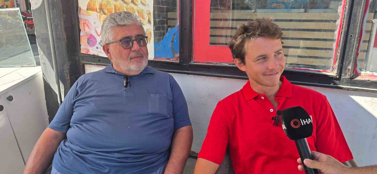 Avustralyalı bisikletçi Vezirköprü\'de Türk misafirperverliğine hayran kaldı