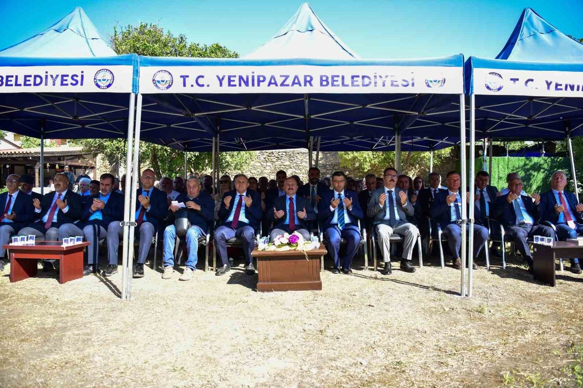 Yörük Ali Efe, vefatının 75\'inci yıl dönümünde Yenipazar\'da kabri başında anıldı