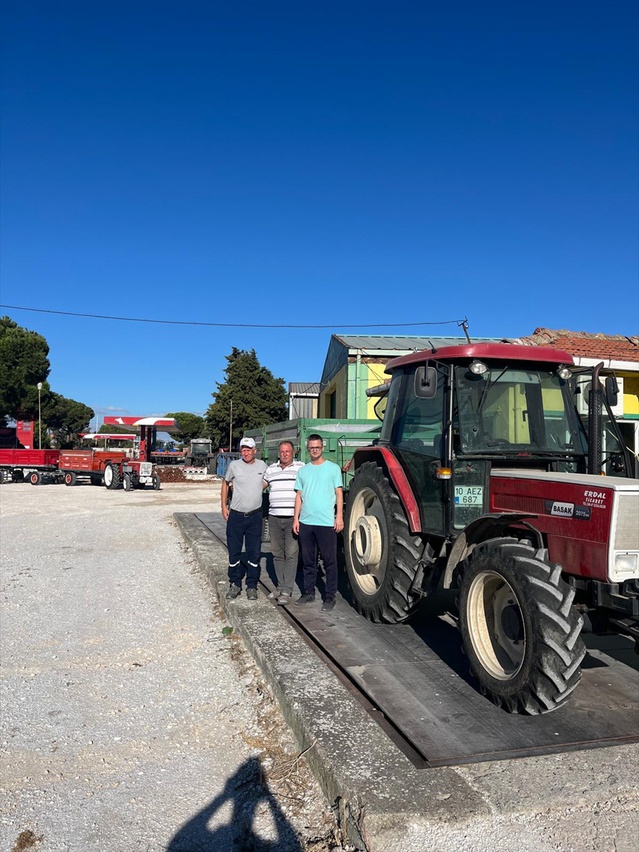 Balıkesir Manyas'ta 285 üye 2 bin 700 ton ayçiçeği taahhüt etti, koop. 1600 ton aldı