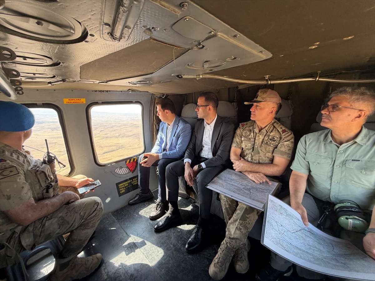 Bingöl\'ün ilçe ve vadileri Vali Çelik\'in helikopterli uçuşuyla havadan incelendi