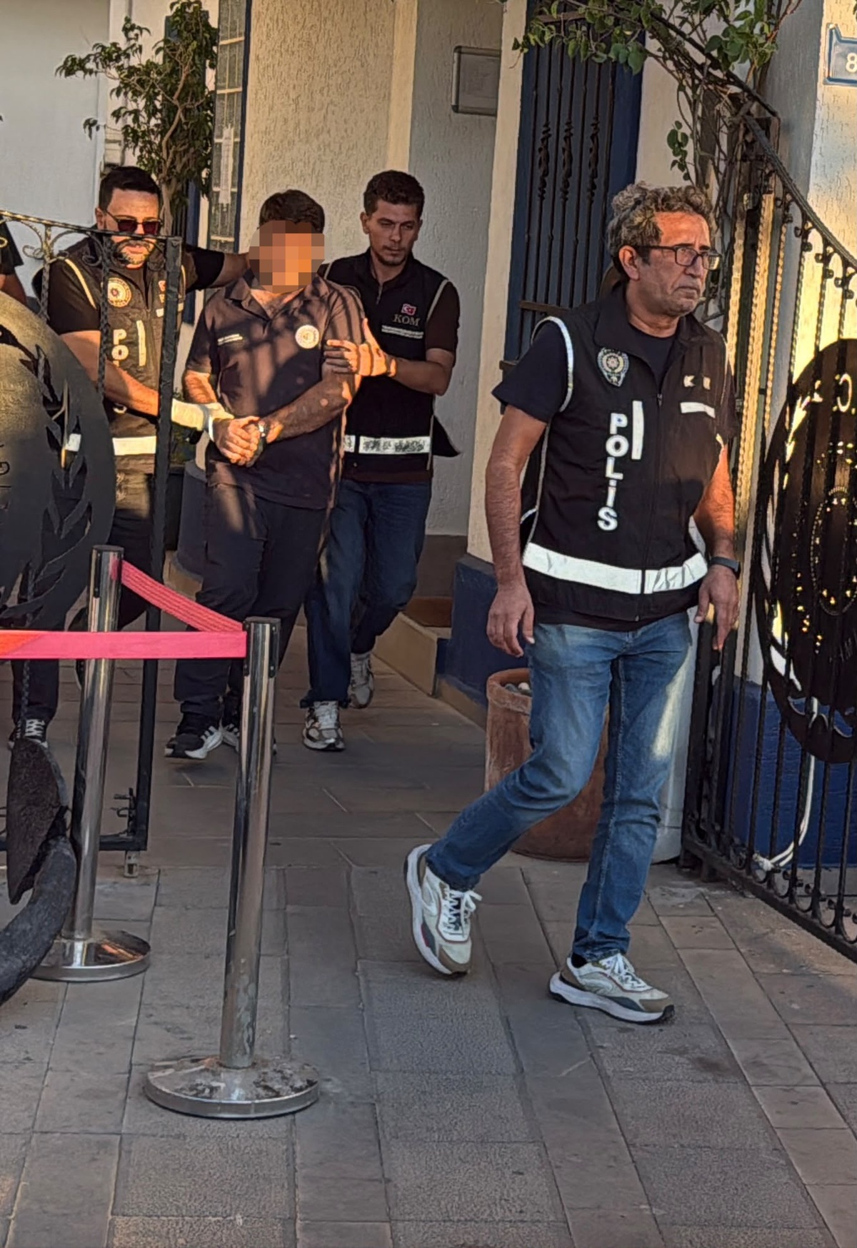 Rüşvet iddiasıyla suçüstü yakalanan Bodrum Bölge Liman Başkanı T.A. gözaltına alındı