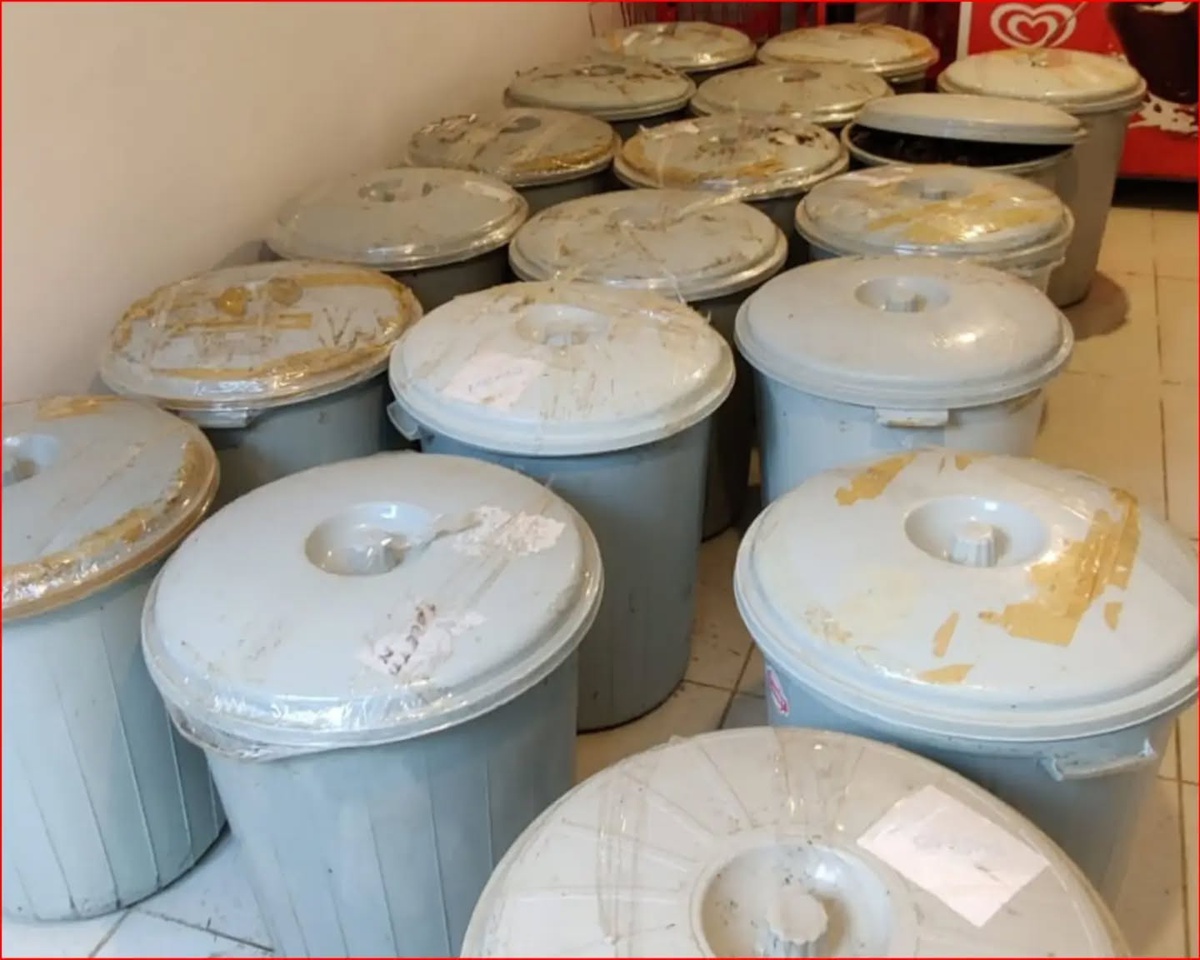 Bolu\'da jandarma, Abant gişelerinde 650 kilo bozuk midyeyi ele geçirip imha etti
