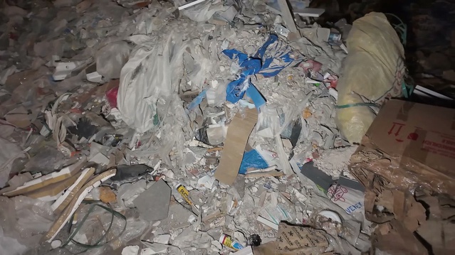 Bornova Belediyesi kaçak moloz için 3 gün tüm kamyonları sahaya indirdi