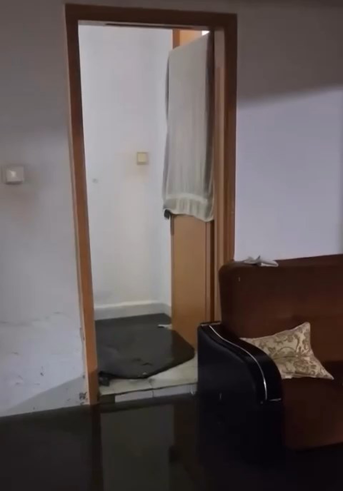 Bursa\'da sağanak metrekareye 31 kilogram yağış bıraktı, Yıldırım\'da bir evi su bastı