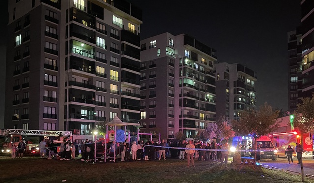 Bursa Nilüfer'de 10 katlı binadaki yangın söndürüldü, 19 kişi tahliye edildi