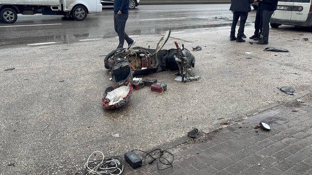 Bursa Yıldırım'da hafif ticari araç elektrikli bisiklet sürücüsünün ölümüne yol açtı
