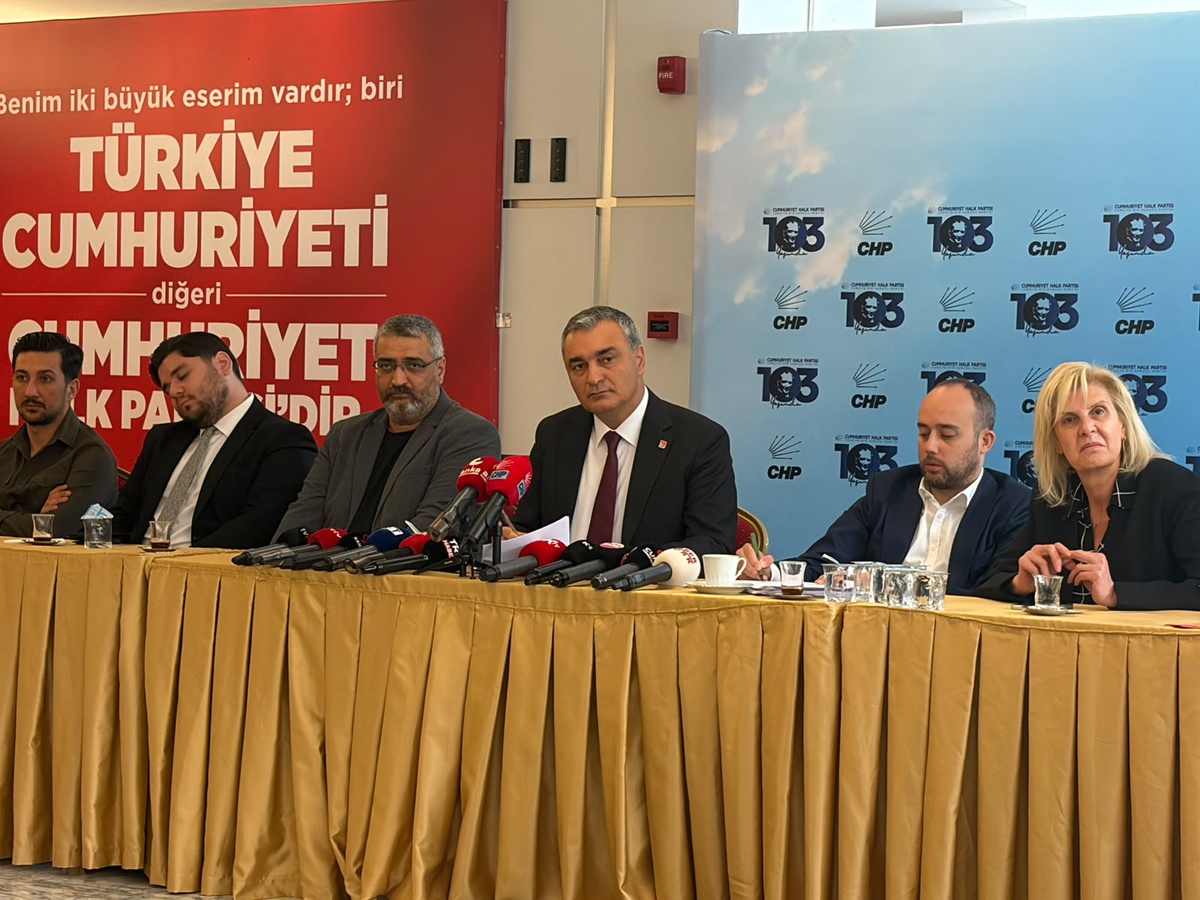 CHP Sözcüsü Sarı, AKP\'ye geçen 38 belediye başkanını kabul etmeyeceklerini söyledi