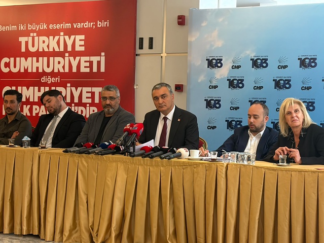 CHP Sözcüsü Sarı, AKP'ye geçen 38 belediye başkanını kabul etmeyeceklerini söyledi
